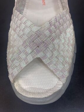 Bernie Mev Comfi Shoes Wht w/Green Iridescenser Shoes Size 39 NEW No Box